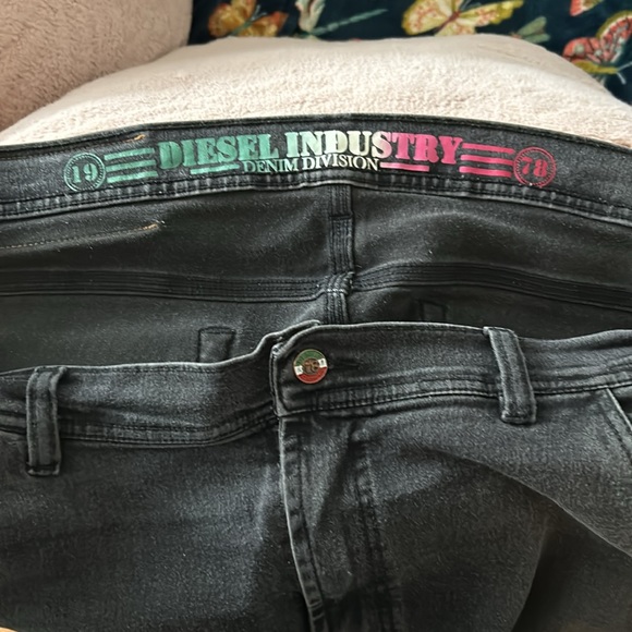 DIESEL jeans.  Size 44. Refer to measurements. - Picture 8 of 10